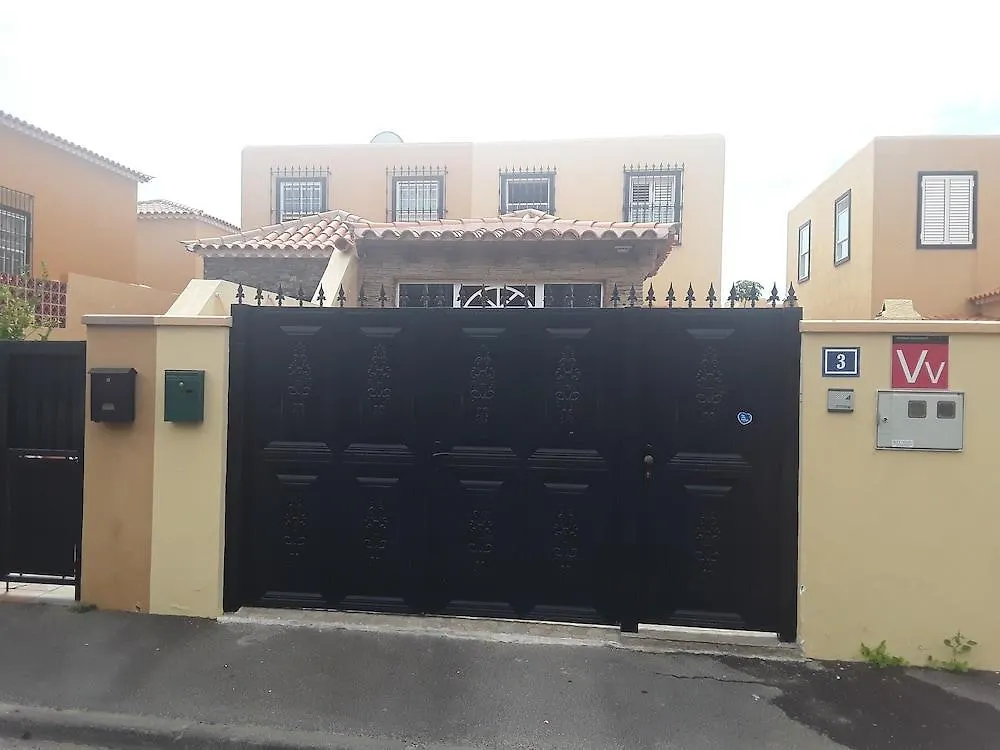 **  Villa Riki - Bed & Breakfast Spanien