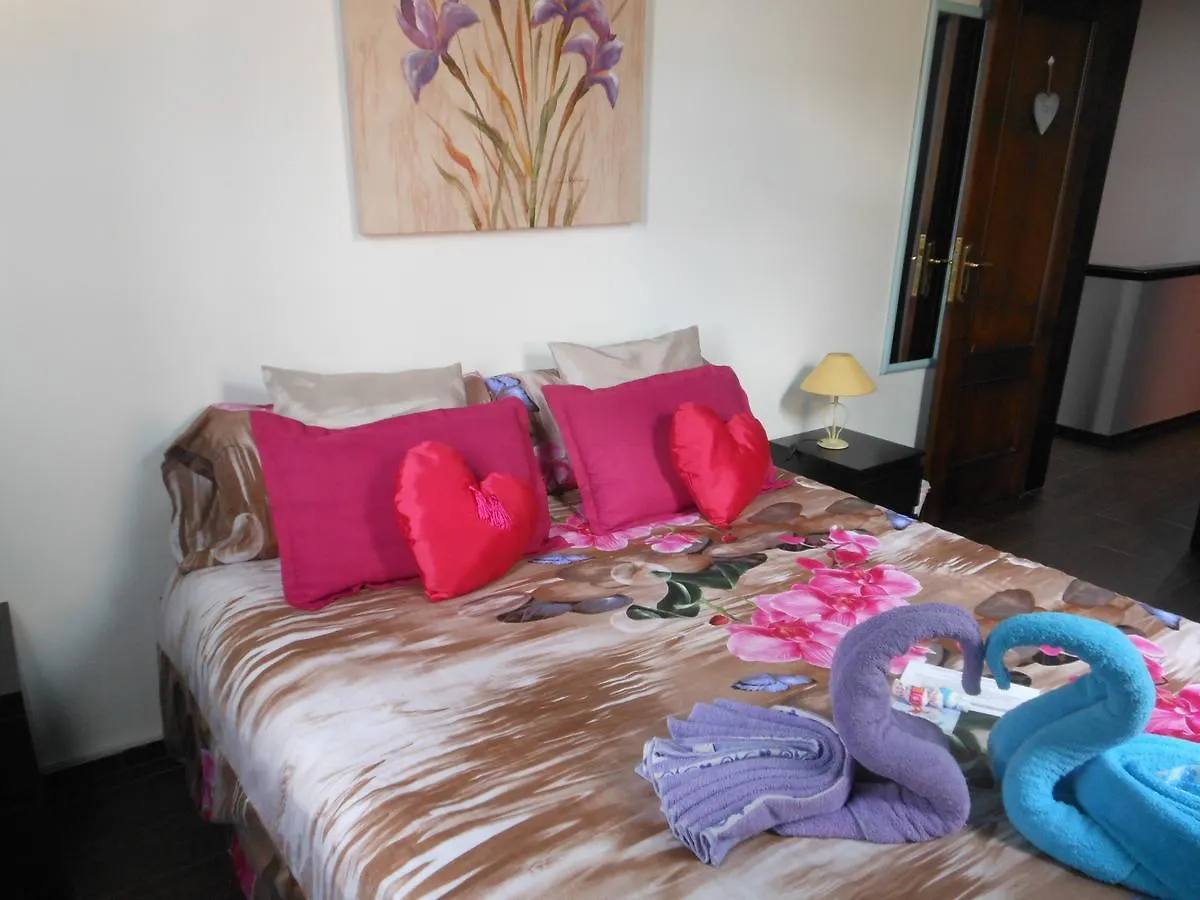 Villa Riki - Bed & Breakfast 2*, Arona (Tenerife)